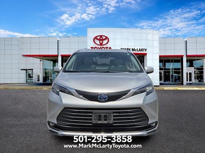 2025 Toyota Sienna XLE 8 Passenger