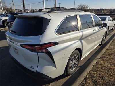 2021 Toyota SIENNA XLE XLE