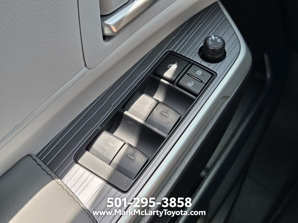 2026 Toyota Sienna XLE 8 Passenger