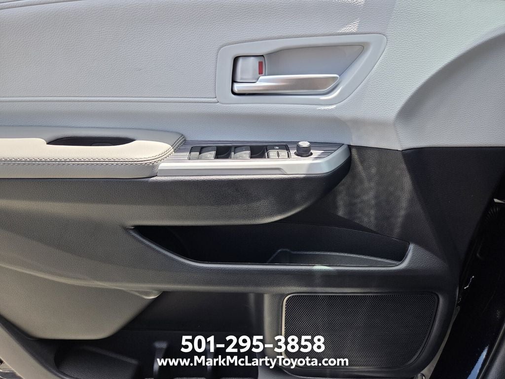 2026 Toyota Sienna XLE 8 Passenger