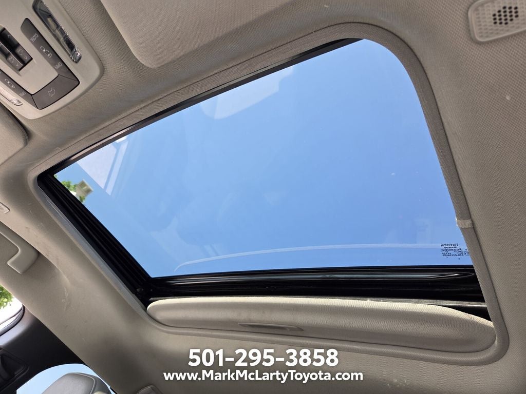 2025 Toyota Sienna XLE 8 Passenger