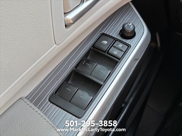 2025 Toyota Sienna XLE 8 Passenger