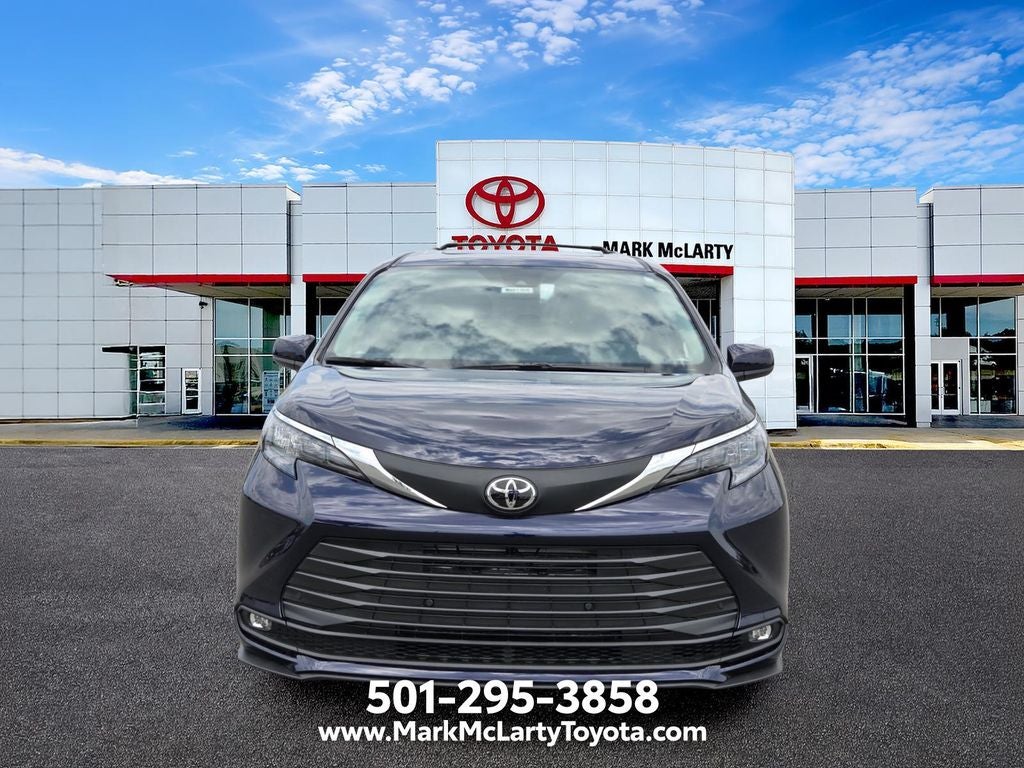 2026 Toyota Sienna XLE 8 Passenger
