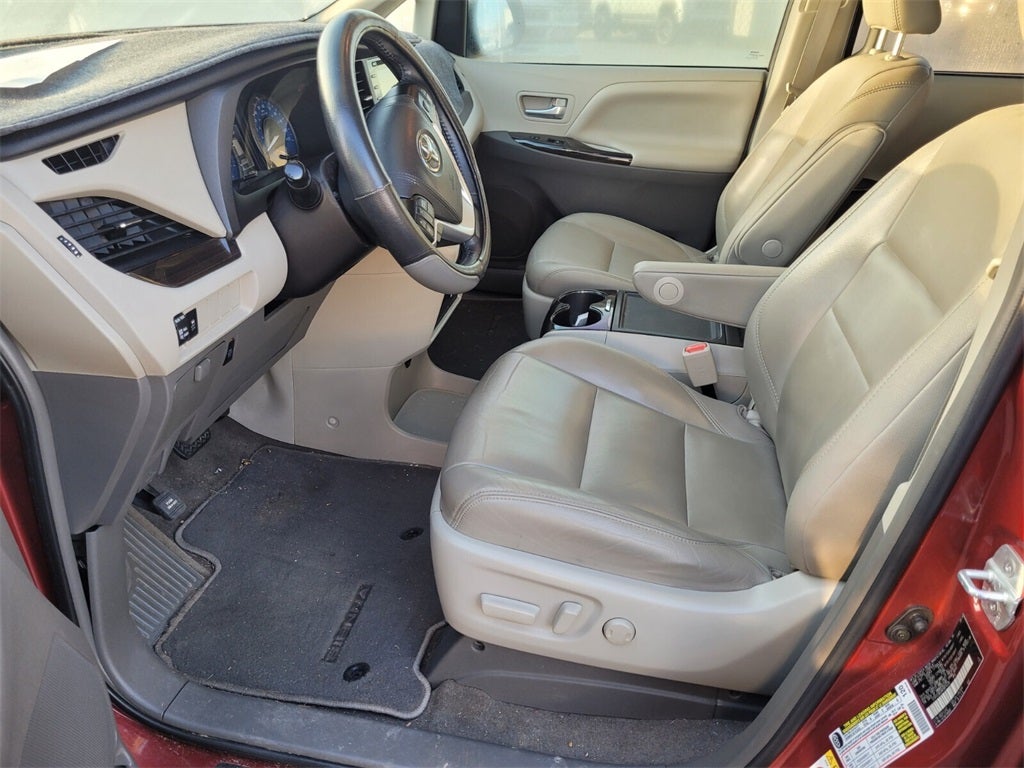2019 Toyota SIENNA XLE 3.5L L 7 Passenger