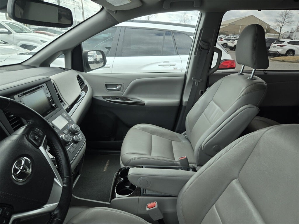 2019 Toyota SIENNA XLE 3.5L XLE 7 Passenger