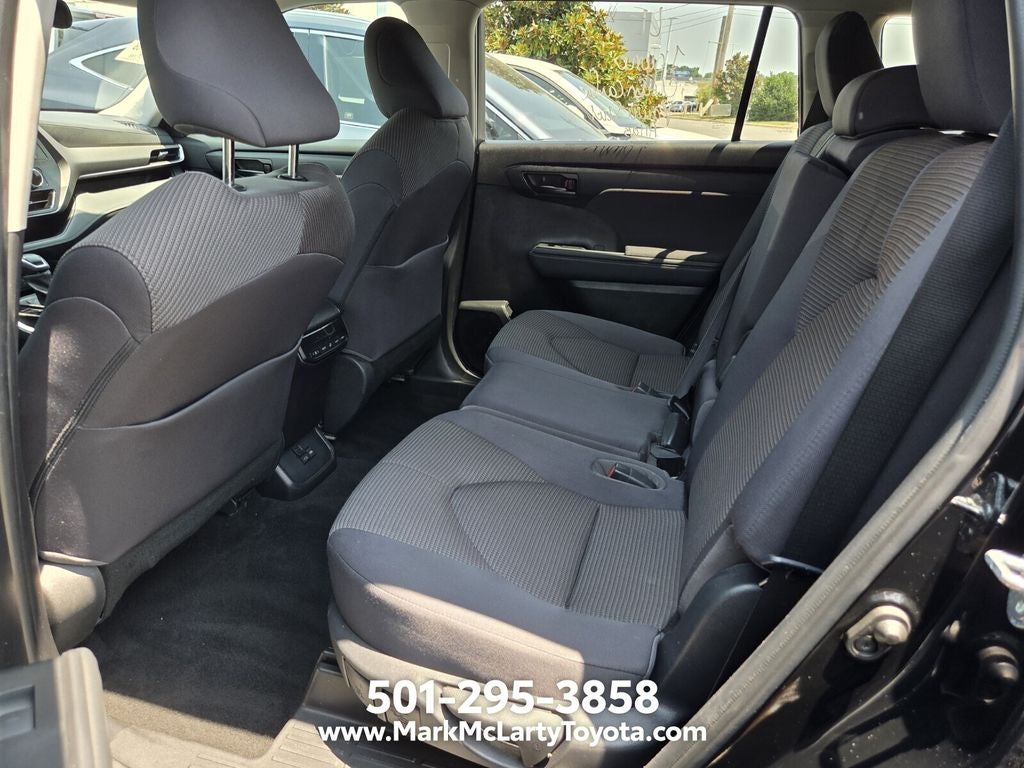 2022 Toyota Highlander LE
