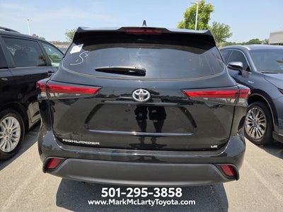 2022 Toyota Highlander LE