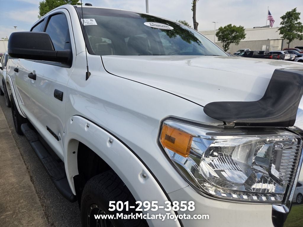 2017 Toyota TUNDRA 4X4 SR5