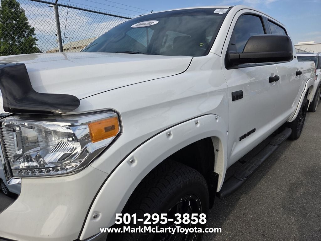 2017 Toyota TUNDRA 4X4 SR5