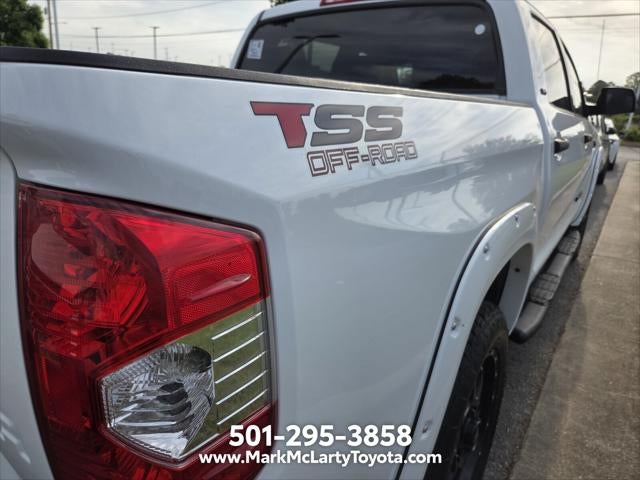 2017 Toyota TUNDRA 4X4 SR5