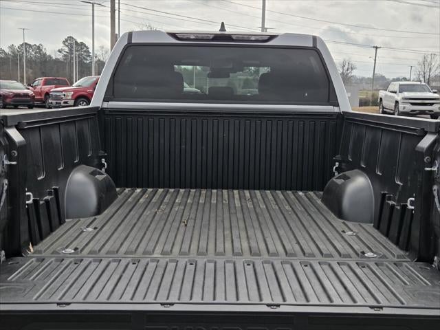 2025 Toyota TUNDRA 4X4 SR