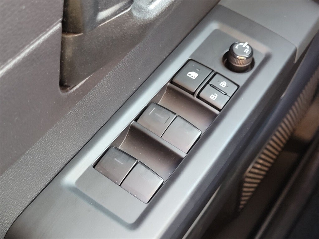 2023 Toyota TUNDRA 4X4 SR