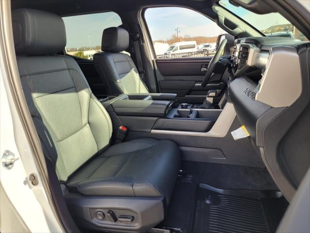 2025 Toyota TUNDRA 4X4 SR5