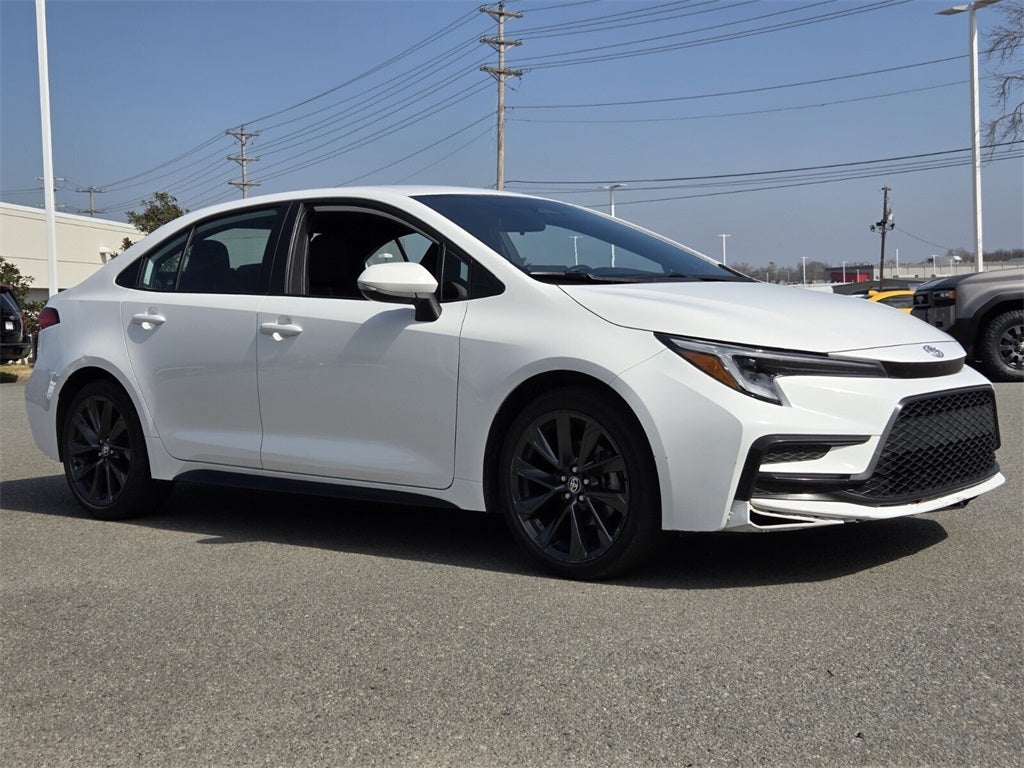 2025 Toyota COROLLA SE