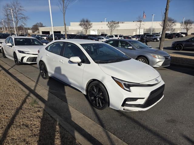 2025 Toyota COROLLA SE