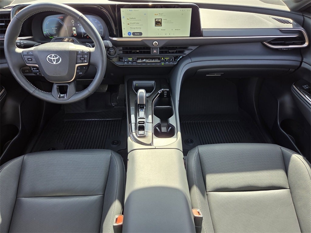 2025 Toyota CROWN Platinum