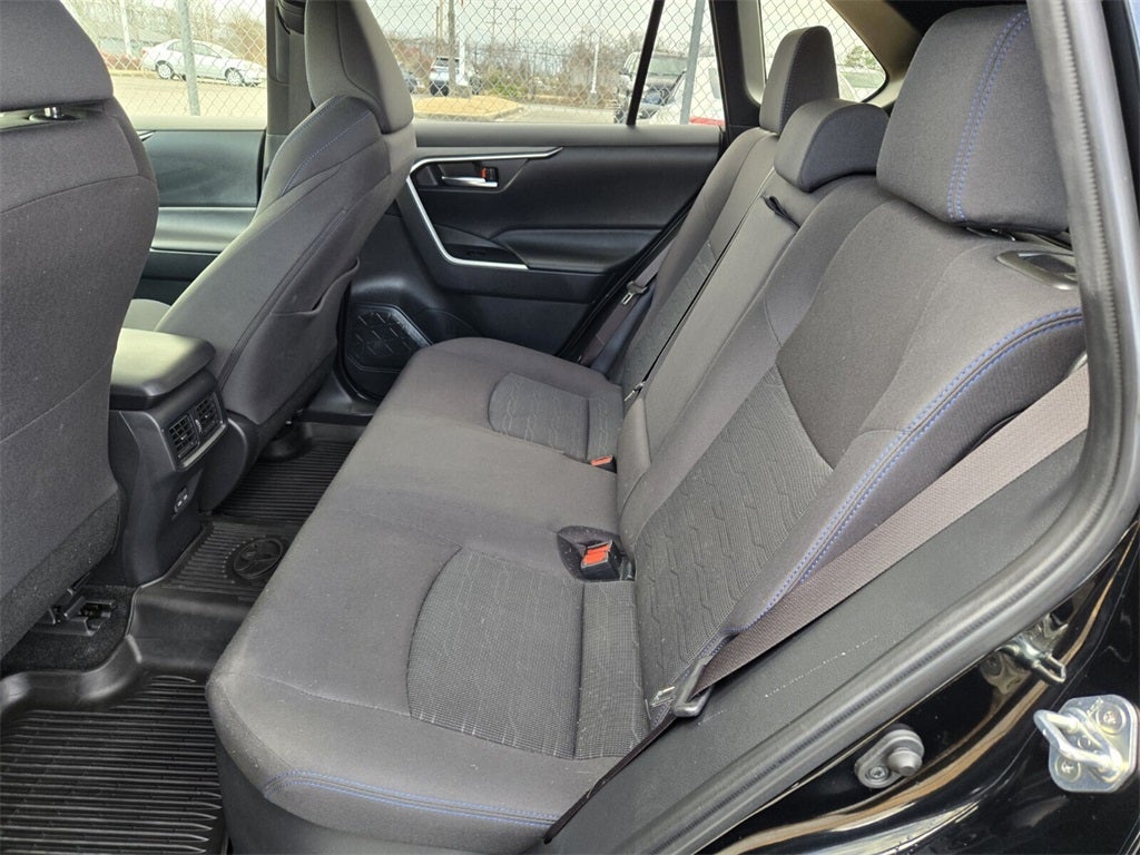 2023 Toyota RAV4 HYBRID SE