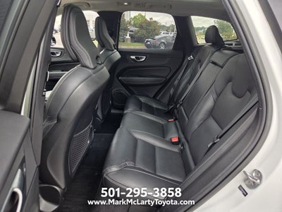 2023 Volvo XC60 B5 Ultimate Dark Theme