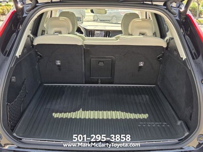 2023 Volvo XC60 B5 Ultimate Bright Theme