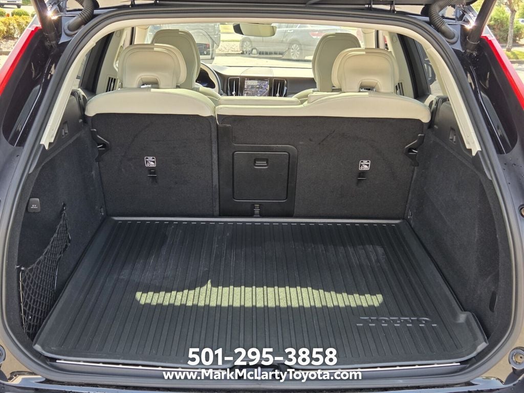 2023 Volvo XC60 B5 Ultimate Bright Theme
