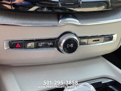 2023 Volvo XC60 B5 Ultimate Bright Theme