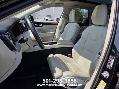 2023 Volvo XC60 B5 Ultimate Bright Theme