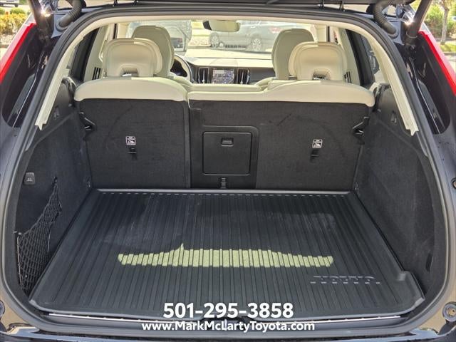 2023 Volvo XC60 B5 Ultimate Bright Theme