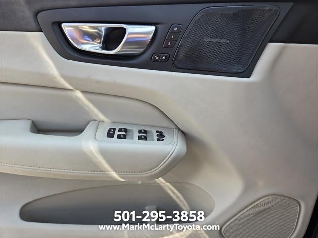 2023 Volvo XC60 B5 Ultimate Bright Theme