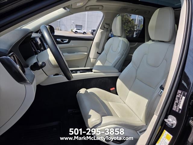2023 Volvo XC60 B5 Ultimate Bright Theme
