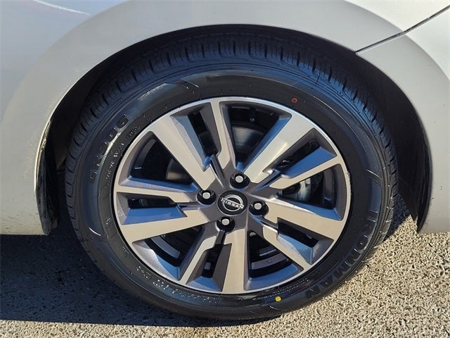 2023 Nissan Versa 1.6 SV