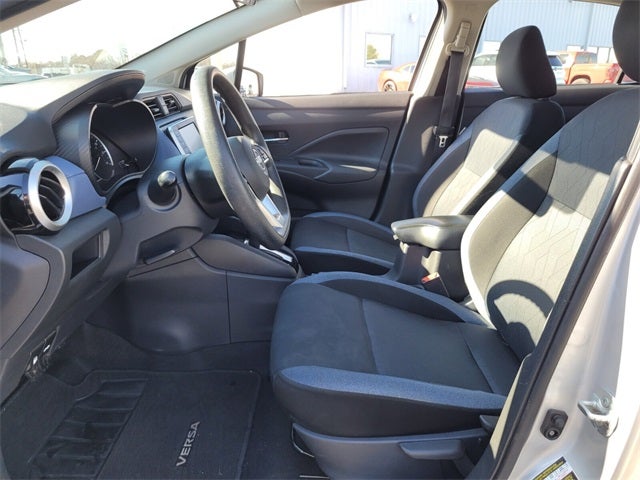 2023 Nissan Versa 1.6 SV