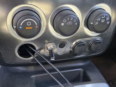 2009 Hummer H3T Base