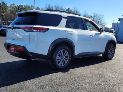 2025 Nissan Pathfinder SV