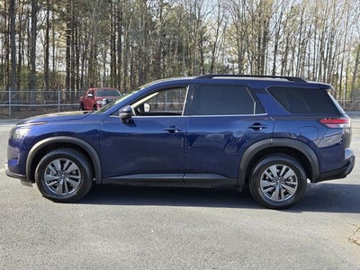 2024 Nissan Pathfinder SV