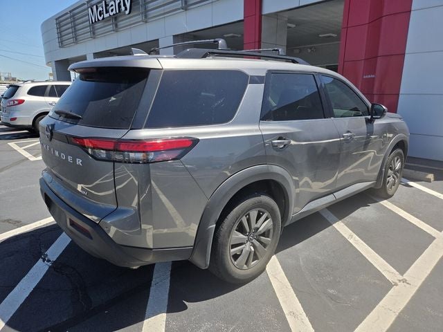 2024 Nissan Pathfinder SV