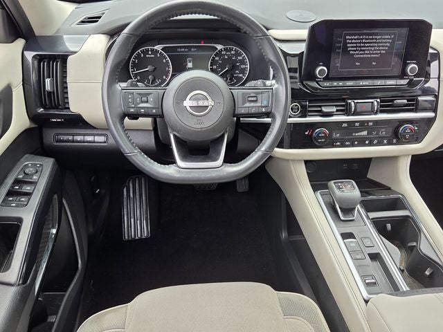 2023 Nissan Pathfinder SV