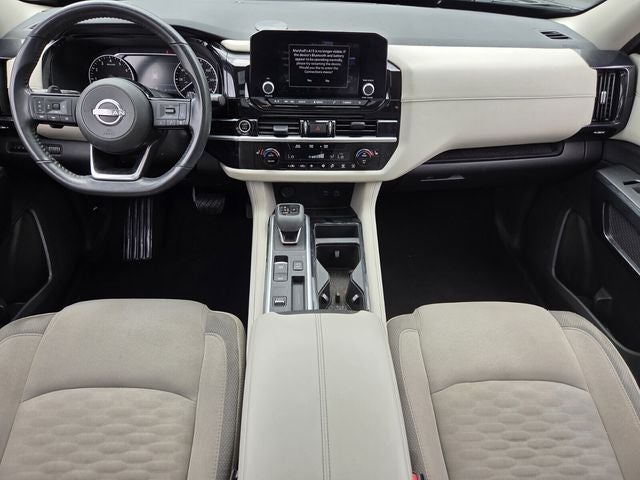 2023 Nissan Pathfinder SV