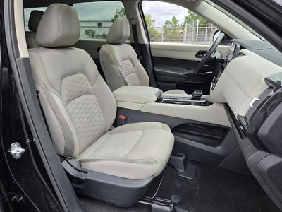 2023 Nissan Pathfinder SV
