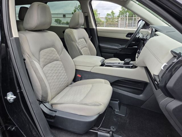 2023 Nissan Pathfinder SV
