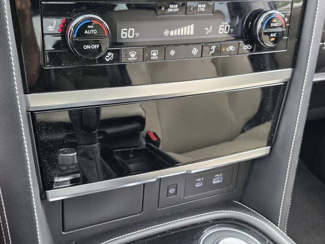 2022 INFINITI QX80 Premium Select