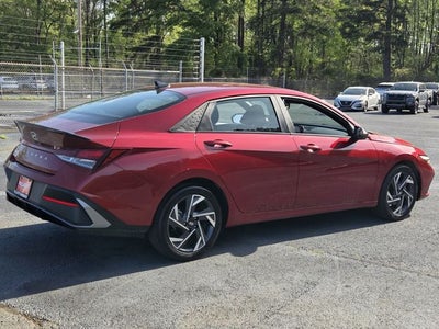 2025 Hyundai Elantra SEL Sport