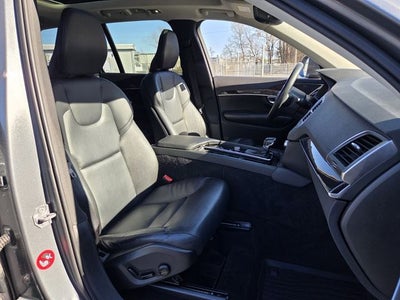 2019 Volvo XC90 T5 Momentum