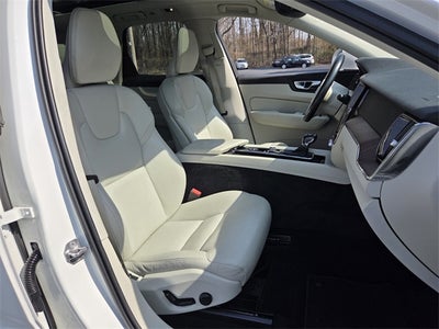2021 Volvo XC60 T5 Momentum