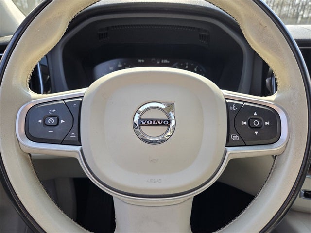 2021 Volvo XC60 T5 Momentum