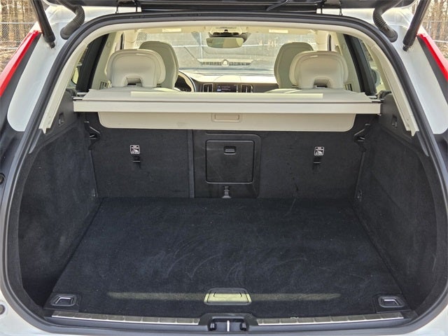 2021 Volvo XC60 T5 Momentum