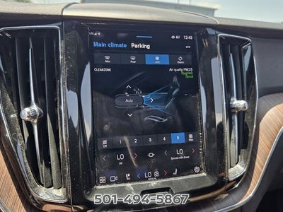 2022 Volvo XC60 B5 Momentum