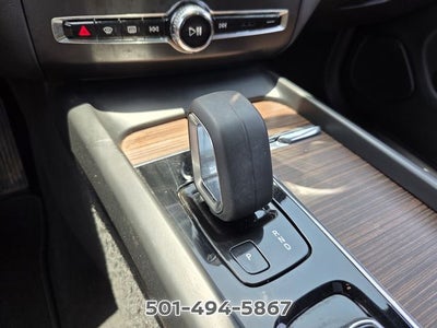 2022 Volvo XC60 B5 Momentum