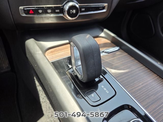 2022 Volvo XC60 B5 Momentum