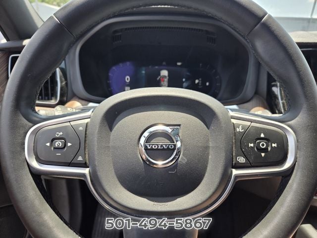 2022 Volvo XC60 B5 Momentum