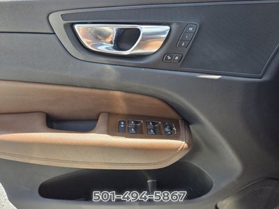 2022 Volvo XC60 B5 Momentum